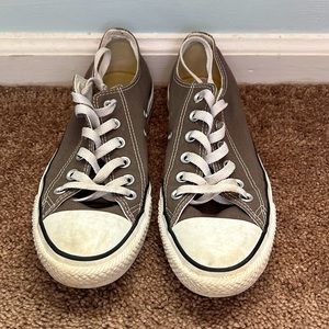 Converse low top charcoal women’s size 8